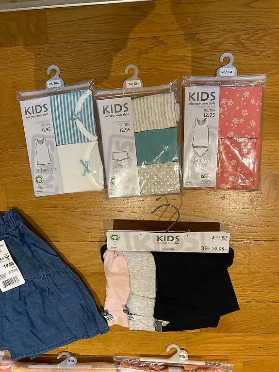 Lotti & Set di vestiti: Neue Mädchenkleidung 98/104 – Nuovo e nell'imballaggio originale da Degersheim venduto da Principessa_90 4