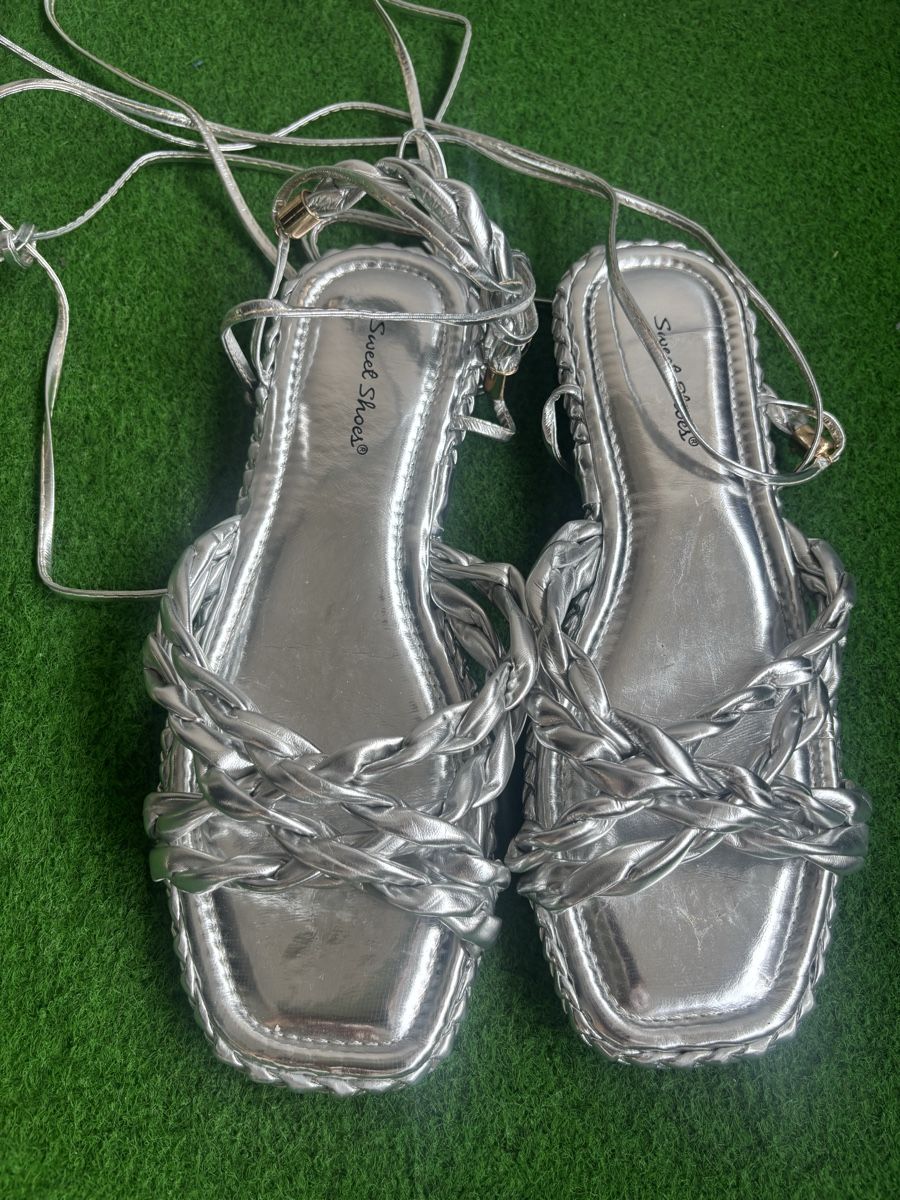 Scarpe da donna: Sandalen gr.39 – Usato da Zug venduto da Biki72