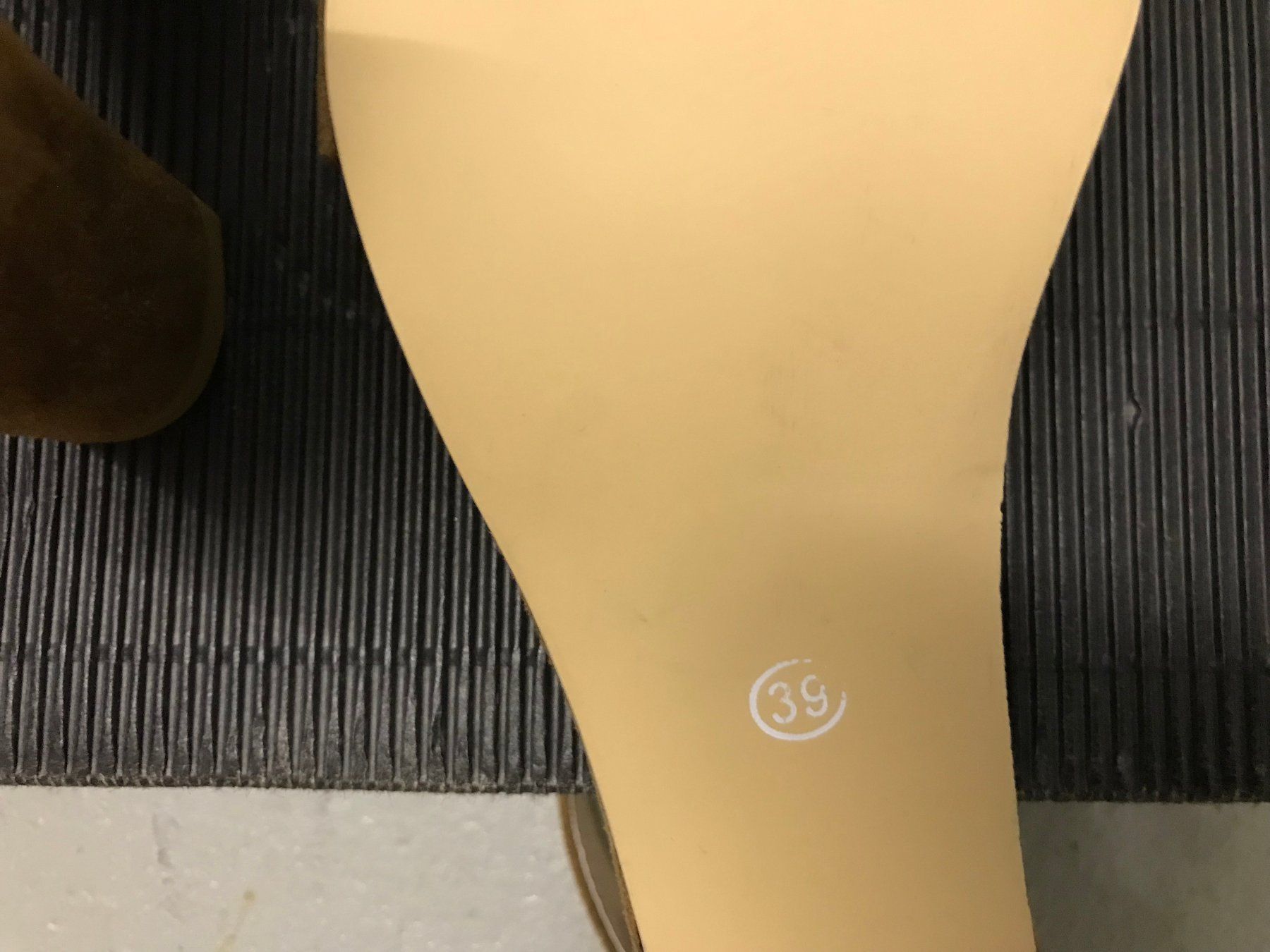 Scarpe da donna: Neue Sommerschuhe – Usato da Zumikon venduto da Uranus88 2