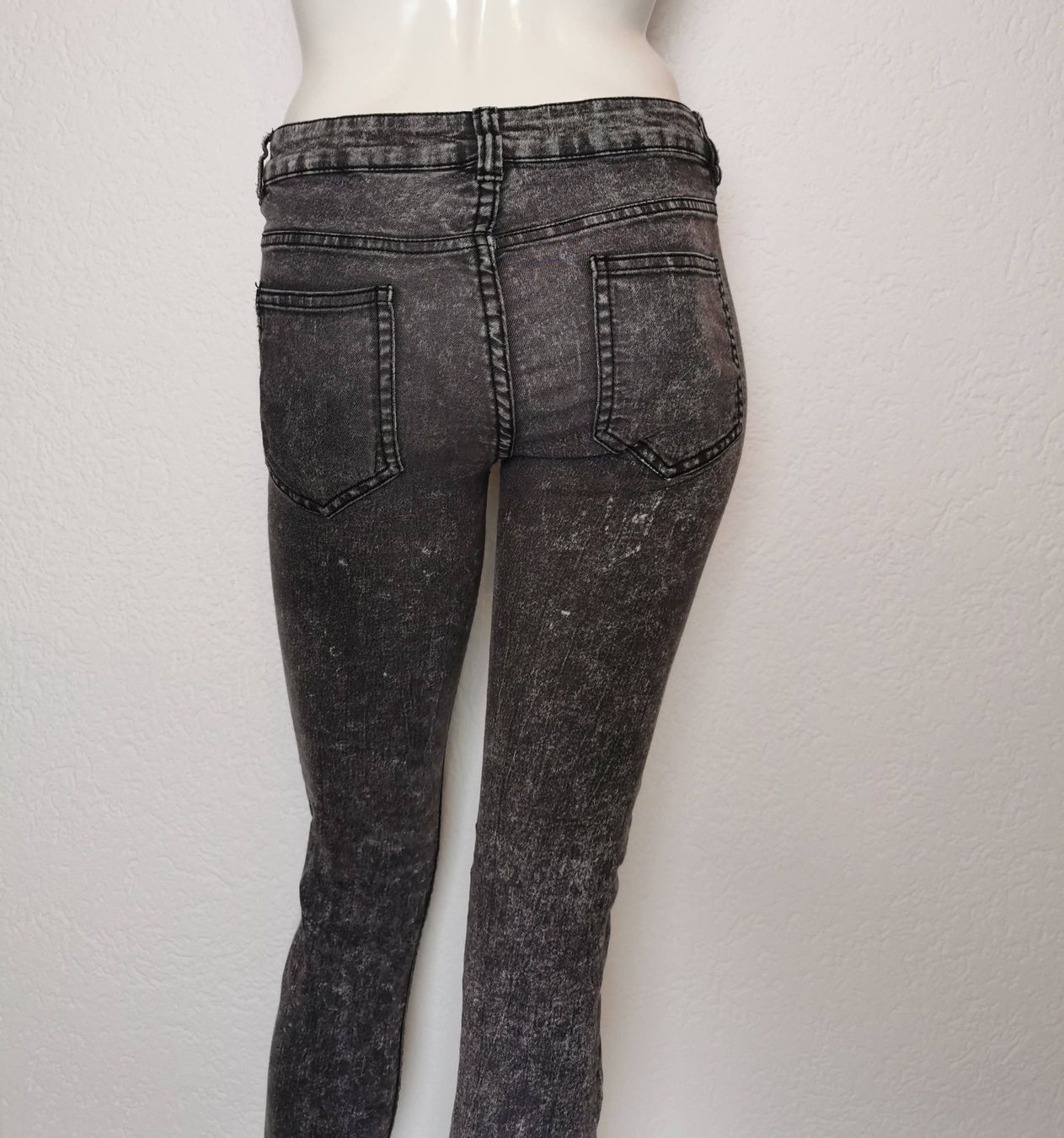 Jeans: Jeans grau Damen anthrazit - S – Usato da Wettingen venduto da JasminL92-3 1