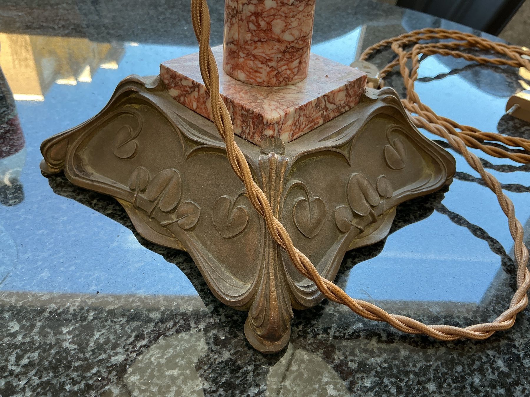 Lampade: Klassische Tischlampe mit Marmor und Messing – Usato da Bern venduto da vielerart 3