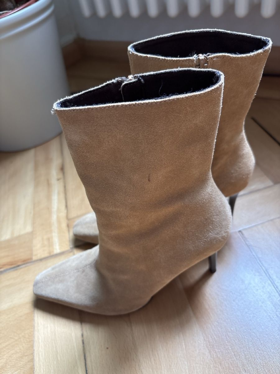 Scarpe per cavalli: Zara Boots Beige Size 38 Used Condition – Usato da Binningen venduto da nic_9mvl 1