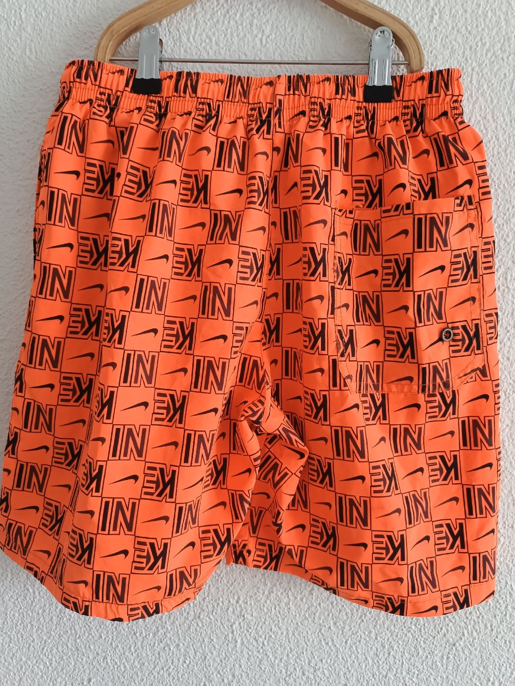 Nike Pantaloni: Badehosen Gr S (164) – Usato da Binz venduto da julijuli 7