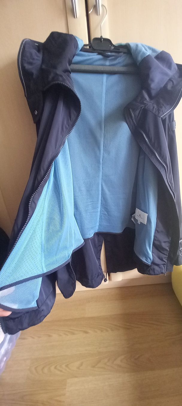 Peuterey Giacche: PEUTEREY Damen Übergangsjacke Grose 42 – Nuovo (secondo la descrizione) da regensdorf venduto da nacobra 4