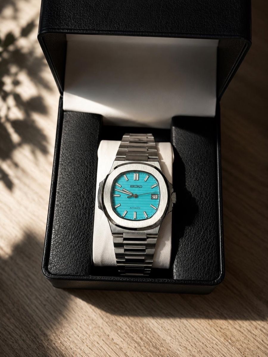 Orologi: Montre automatique Nautilus Turquoise – Nuovo e nell'imballaggio originale da Epalinges venduto da LucaVallois