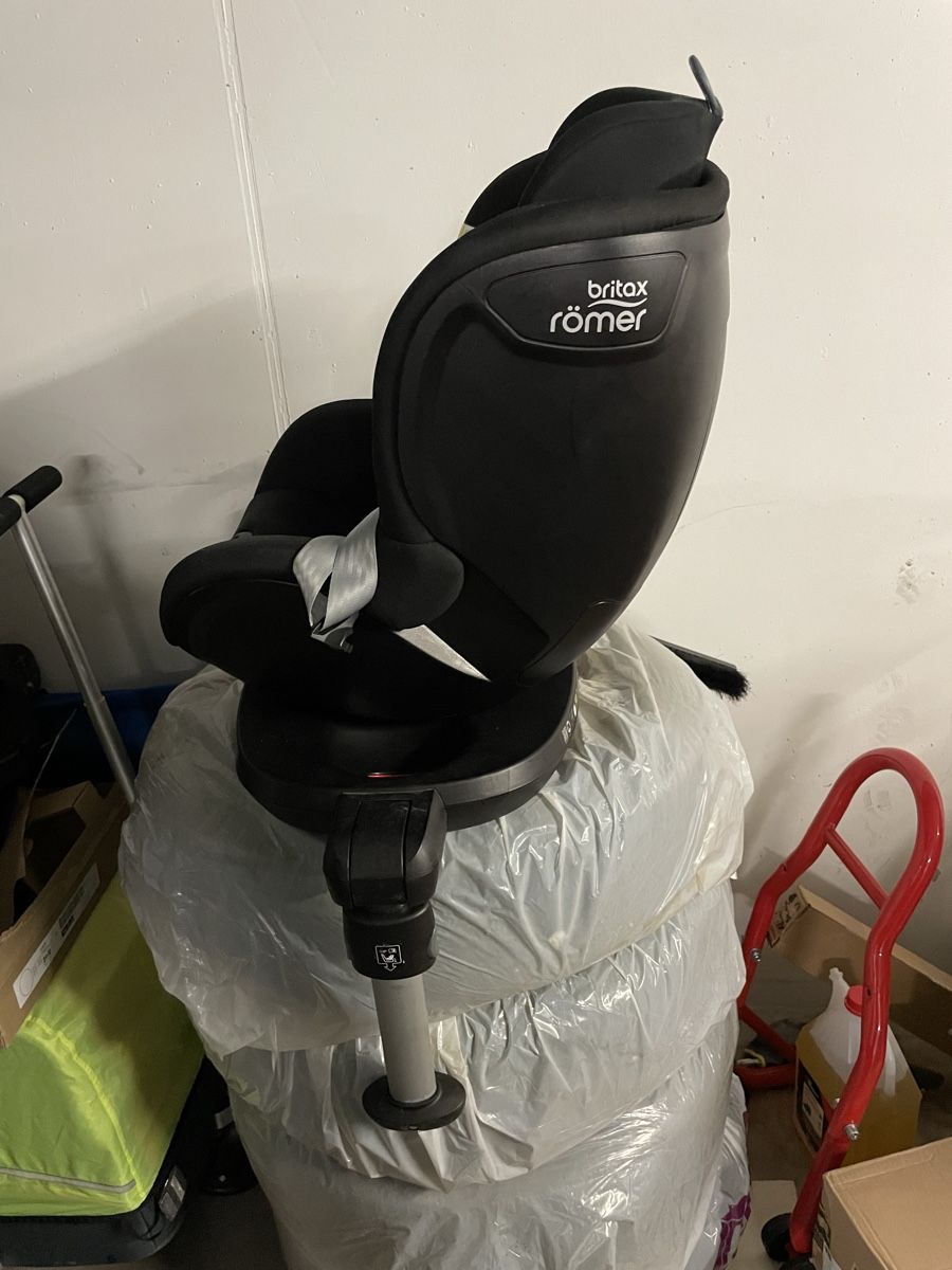 Britax Römer Auto-Kindersitze: Britax Römer DUALFIX² R – Gebraucht aus Oberuzwil von samay.s 3
