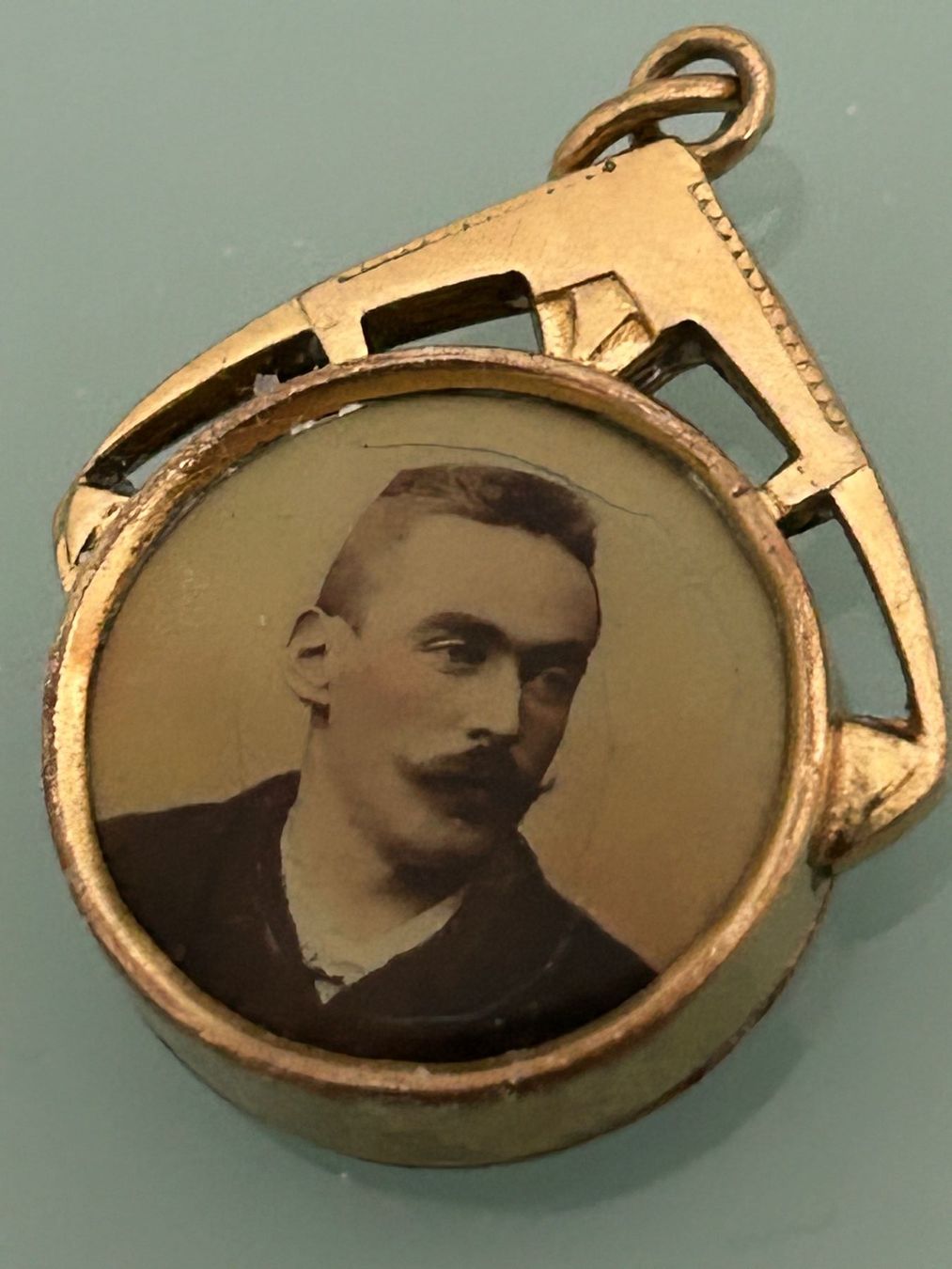 Pendentifs: Schönes doppelseitiges Medaillon – D'occasion à Eschenz par glaro14 3