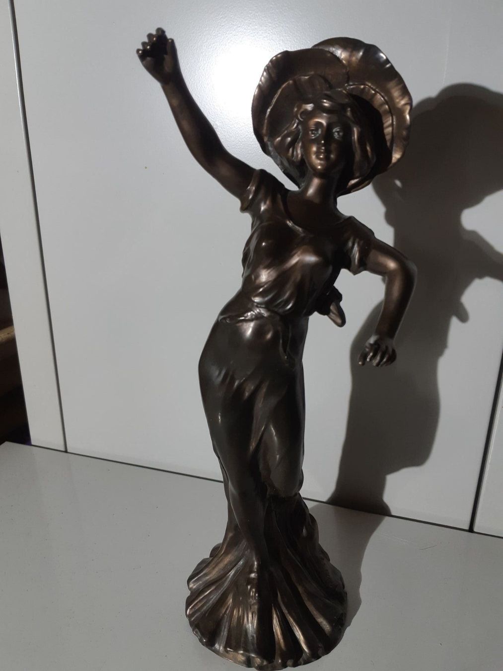 Sculture & Statue: Bronze Dame mit Hut – Usato da Grindelwald venduto da carro5