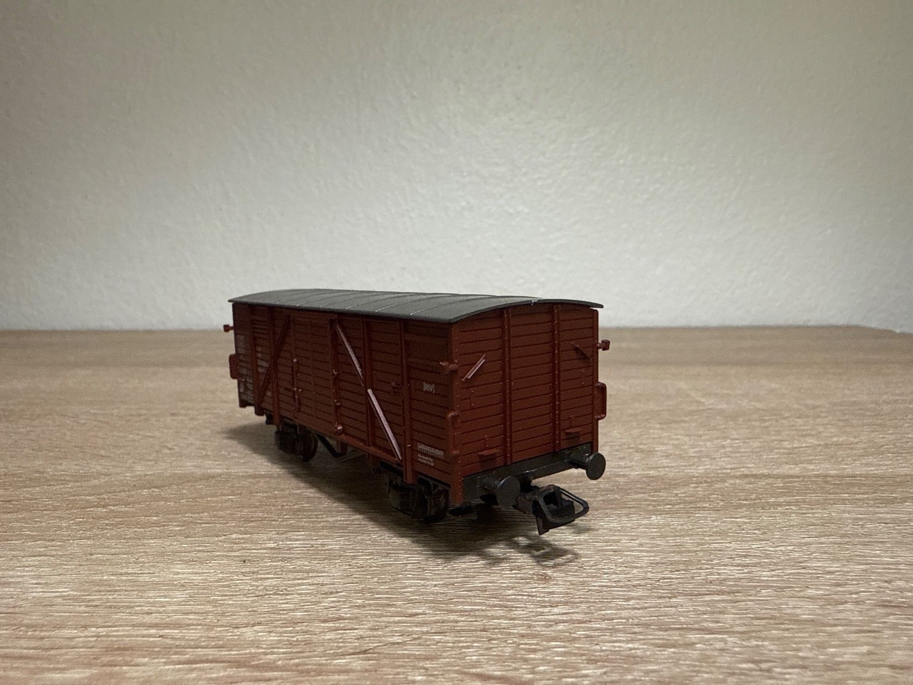 Roco Modellini di ferrovie: Roco Güterwagen DB H0 (98) – Usato da St-Aubin-Sauges venduto da Lo_Go 3