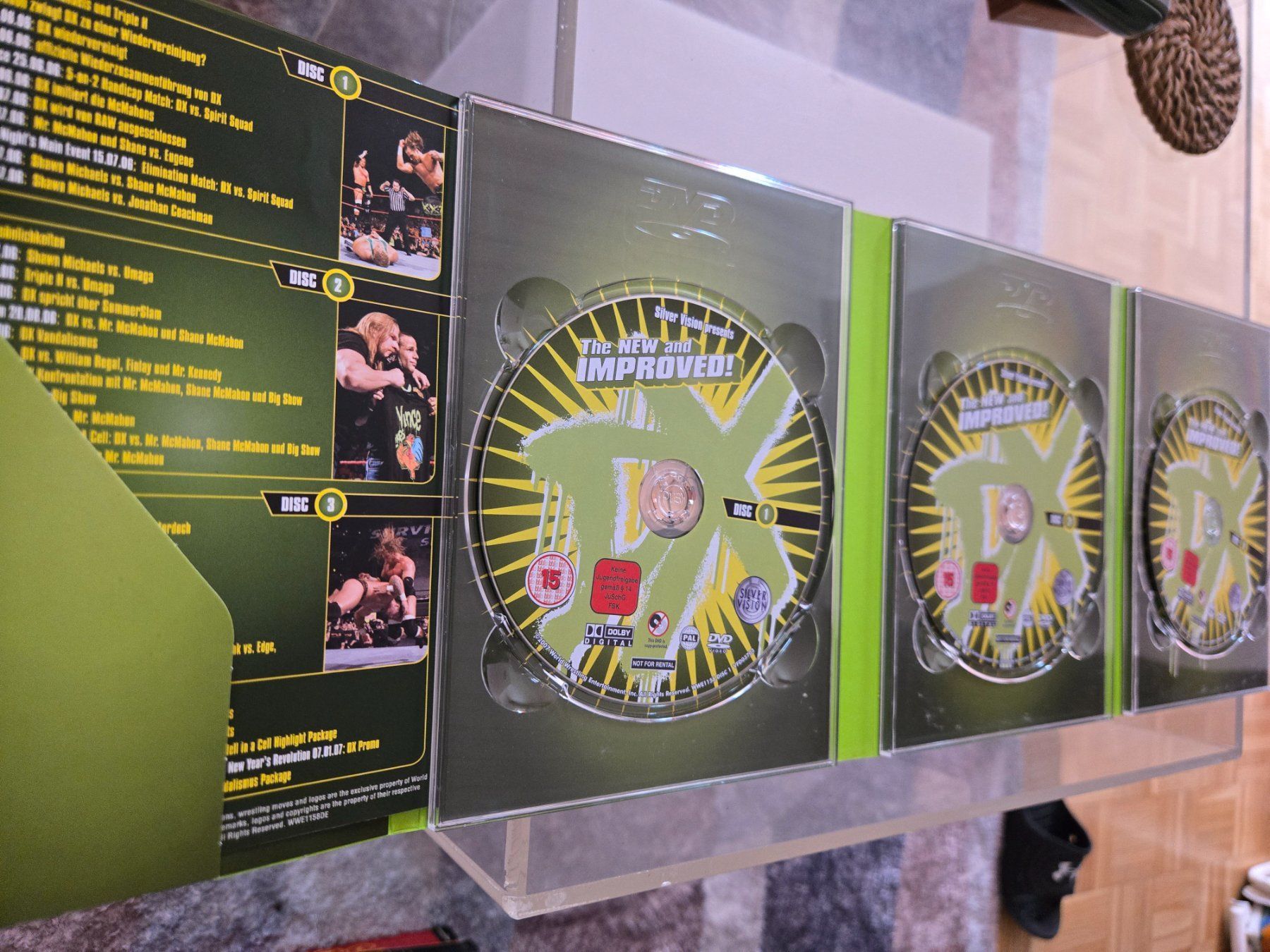 Tous les DVDs: WWE: DX - The New and Improved! 3 DVD Set – D'occasion à Bussigny par Kfdlt 3