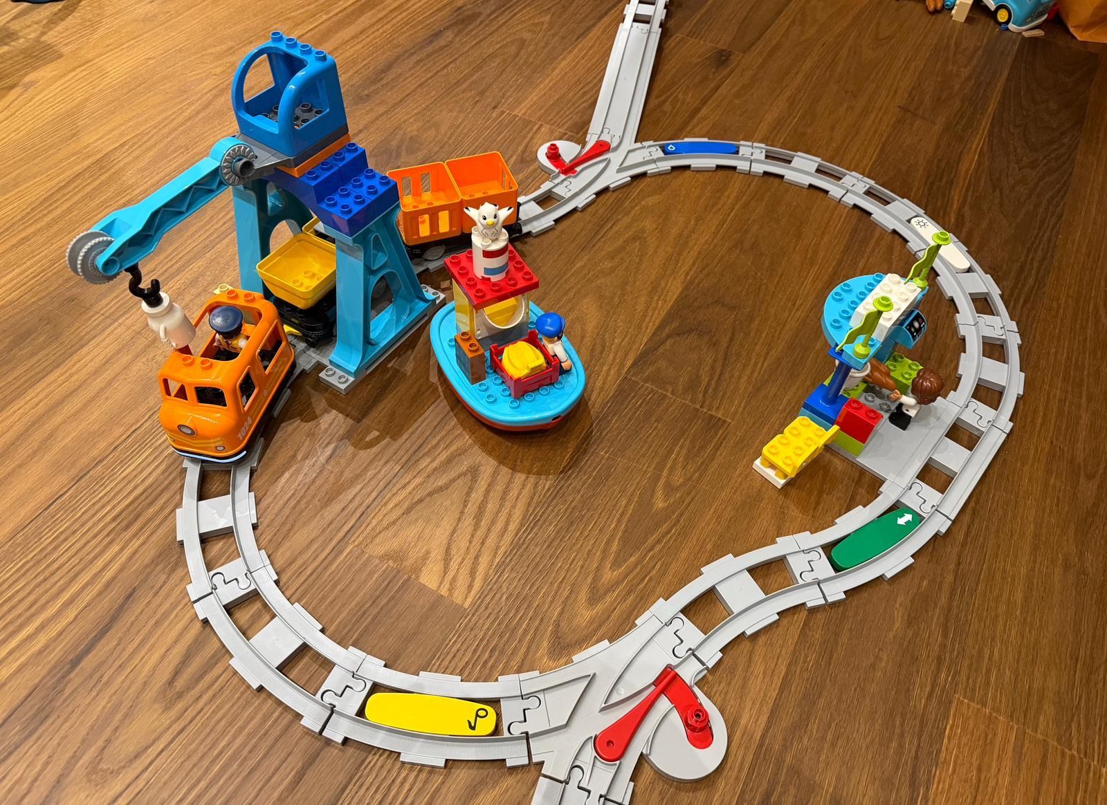 Lego Spielzeuge: LEGO Duplo 10875 - Güterzug – Gebraucht aus Horgen von Auction-Kings 2