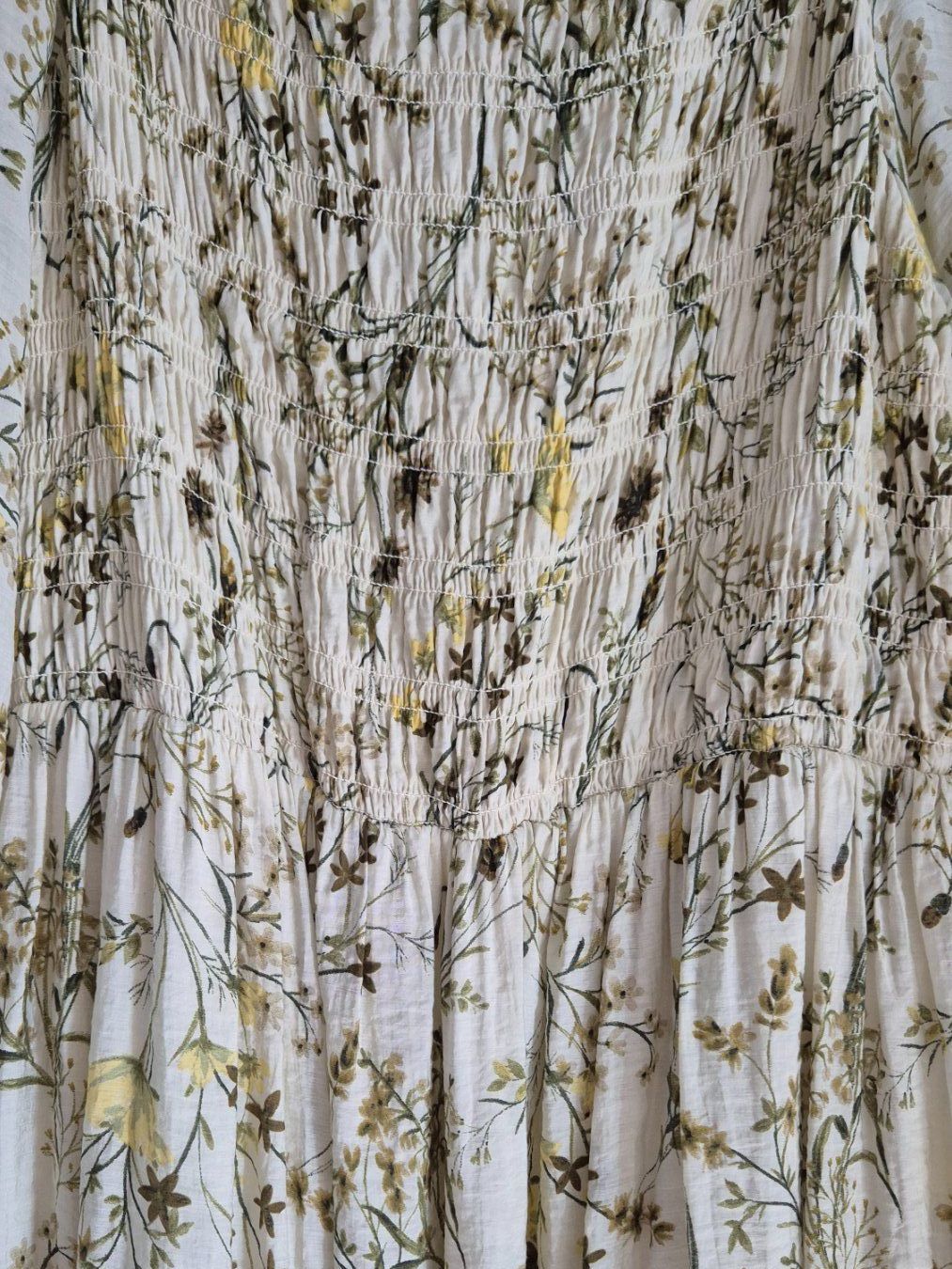 Primark Robes: Blumiges Kleid mit gesmoktem Oberteil – Neuf (Voir description) à Aarau par LtotheE 3