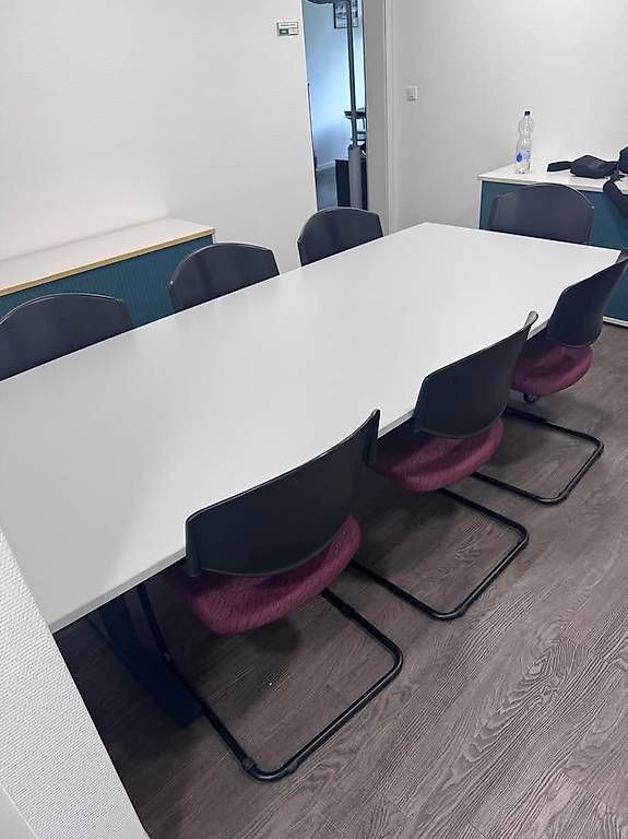 Tables: Sitzungstisch – D'occasion à Niederuzwil par jessykr24 1