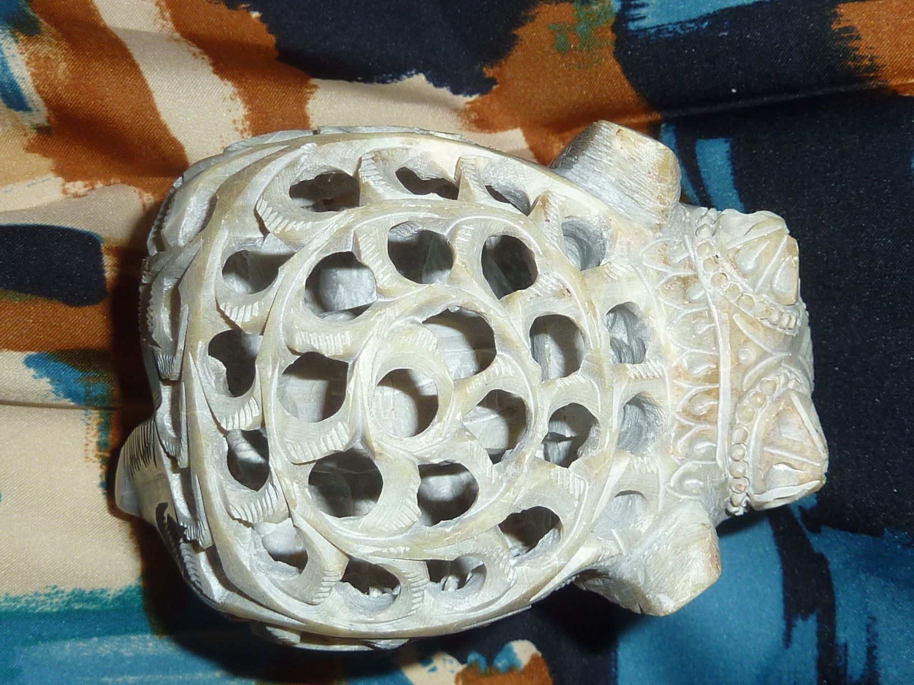Statuette: éléphant sculpté dans du marbre – Usato da geneve venduto da chriztel 4