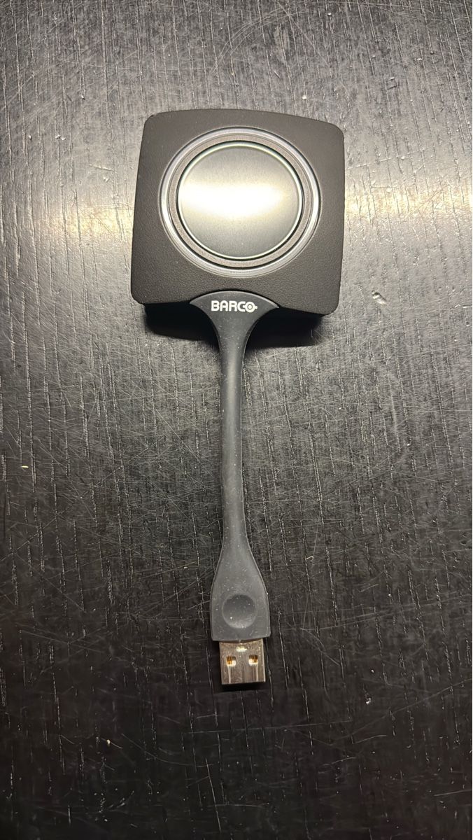 Barco Unità & Adattatore: Barco Clickshare Button - Einfache Präsentationstechnik – Usato da Fislisbach venduto da Special24