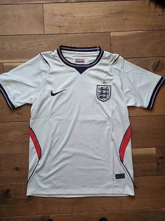 Canottiere & Pantaloni: Fussballtrikot England Gr.S – Nuovo e nell'imballaggio originale da Sempach-Station venduto da marco.r