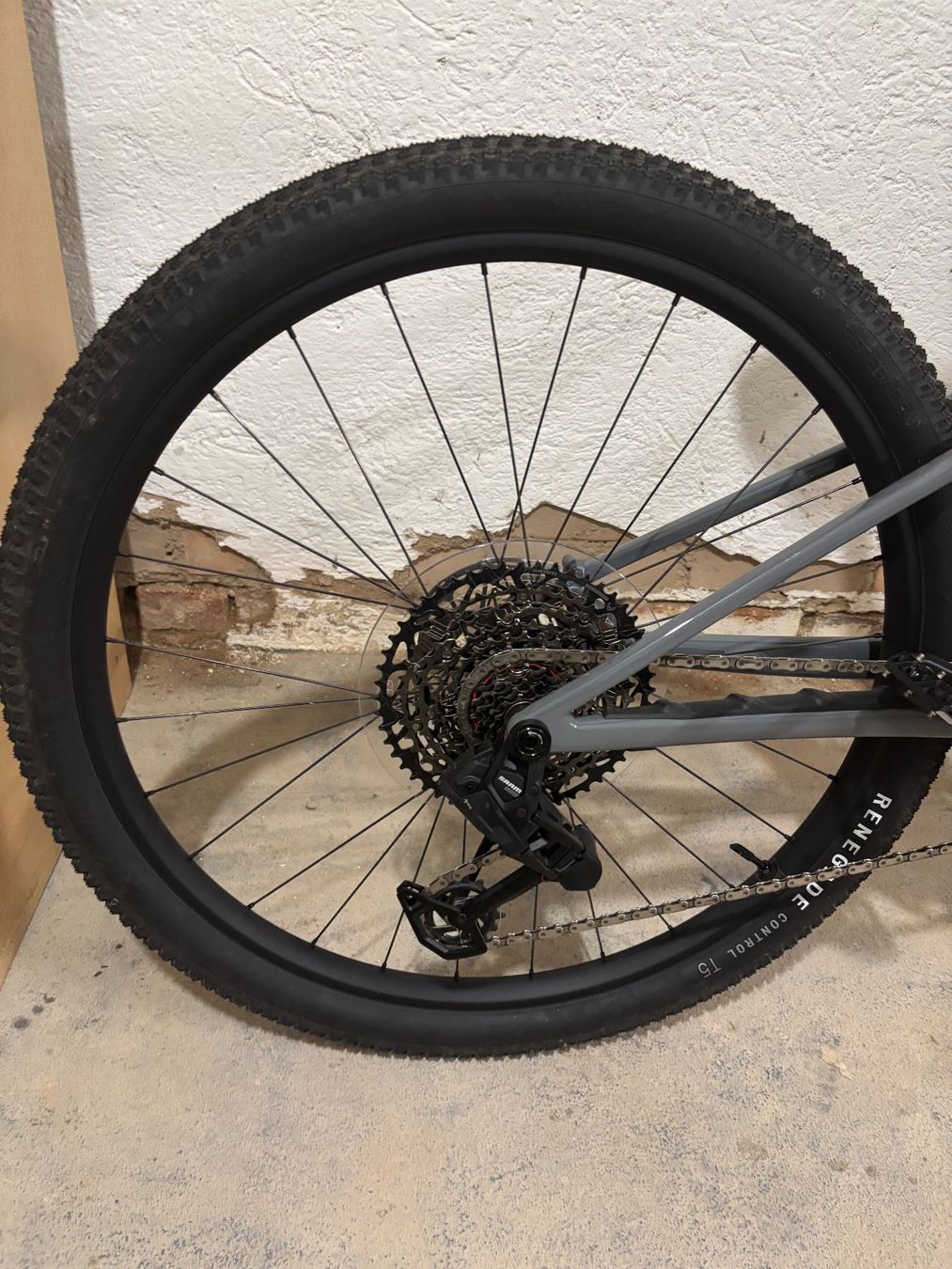Specialized Vélos: Specialized EPIC 8 COMP - 29" - Rahmengrösse L – D'occasion à Thun par ilj_8yv5 8