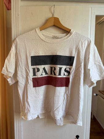 weisses T-Shirt mit Paris Aufschrift onesize Brandy Melville