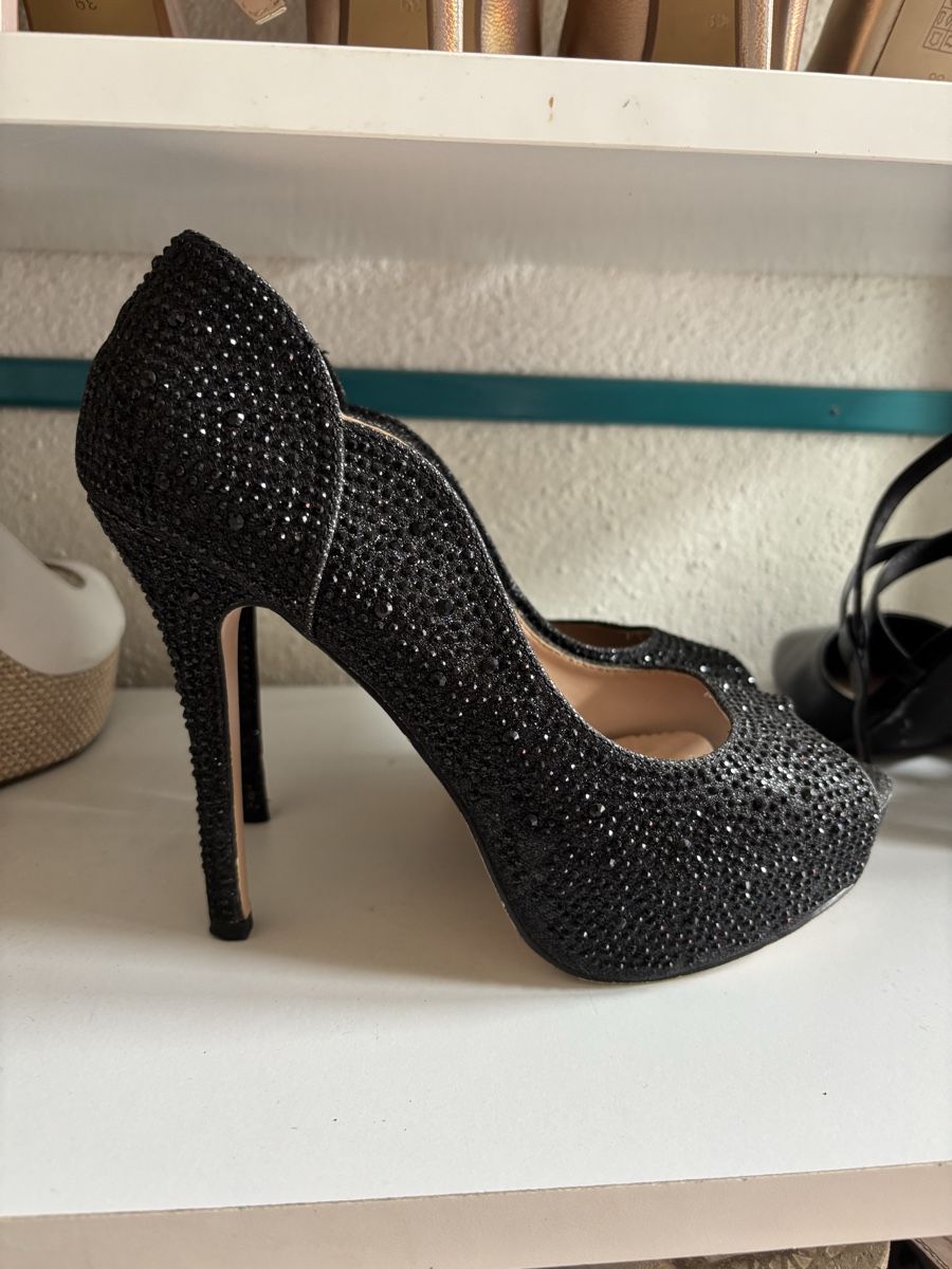 Scarpe da donna: Heels mit steinchen bedeckt gr39 – Usato da Bütschwil venduto da sof_p98b