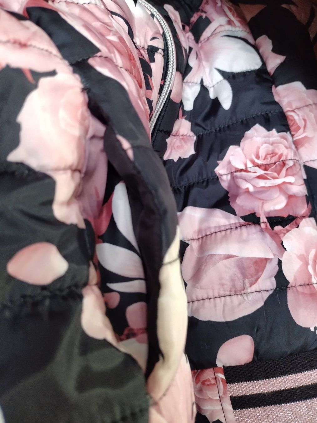 Altro abbigliamento per bambina: Schwarze mit Blümen Steppweste mit Kurzarmeln Mädchen Gr.140 – Usato da Densbüren venduto da TutaLarsen 9