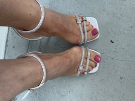 Weisse Sandalen mit Strass 36