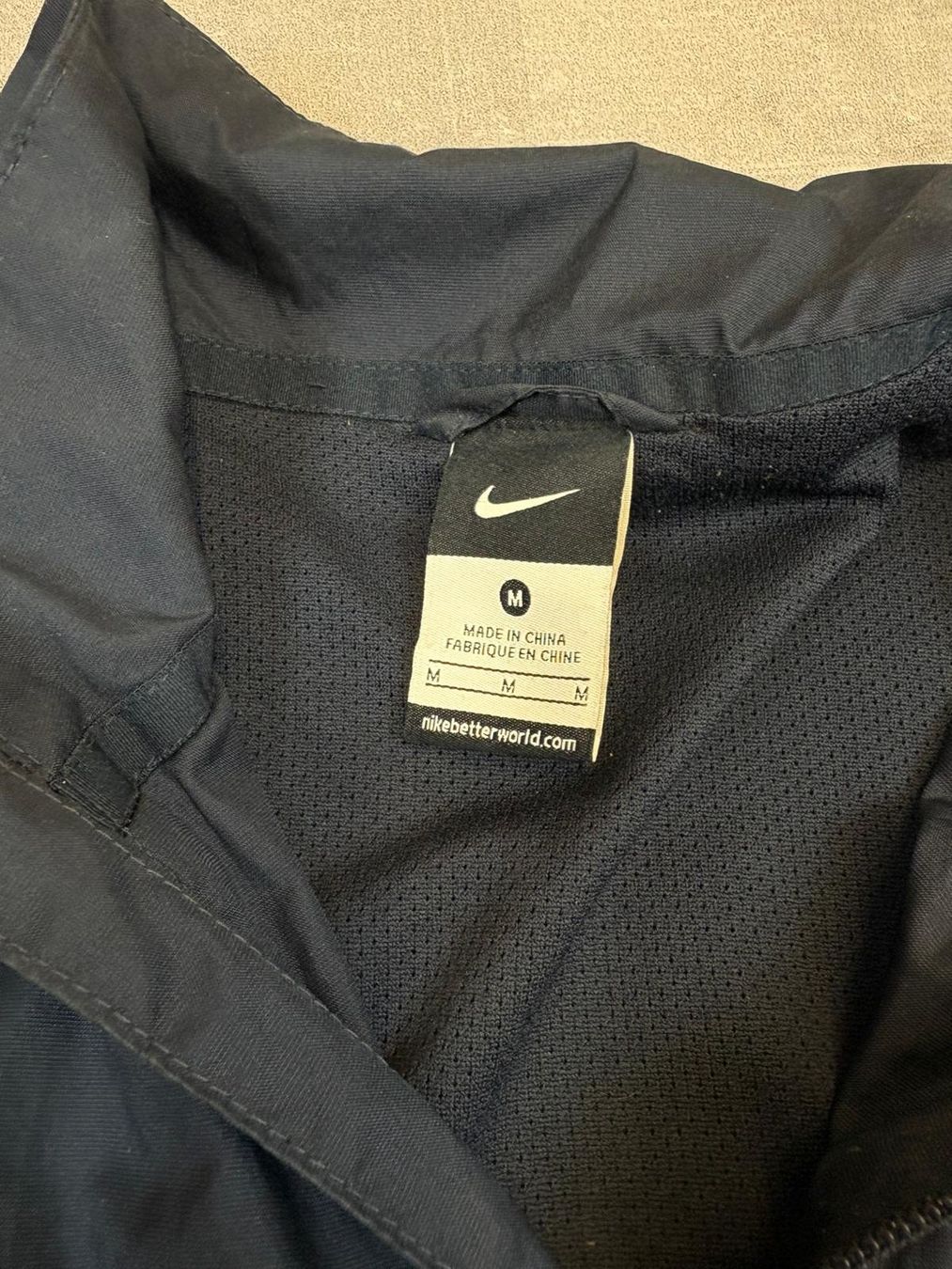 Nike Jacken: Original Frankreich Nike Trainingsjacke 2012 - Grösse M – Gebraucht aus Werdenberg von hase.vintage 2