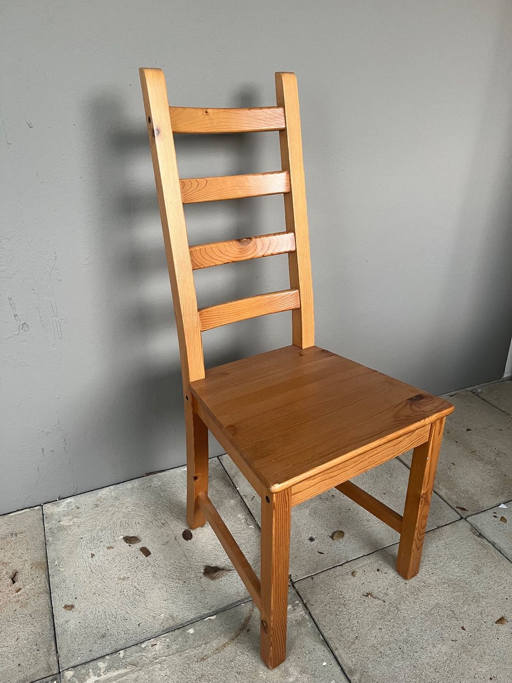 Ikea Sedie: Schlichter Massivholzstuhl – Usato da Winterthur venduto da pippilotta_p9q9 1