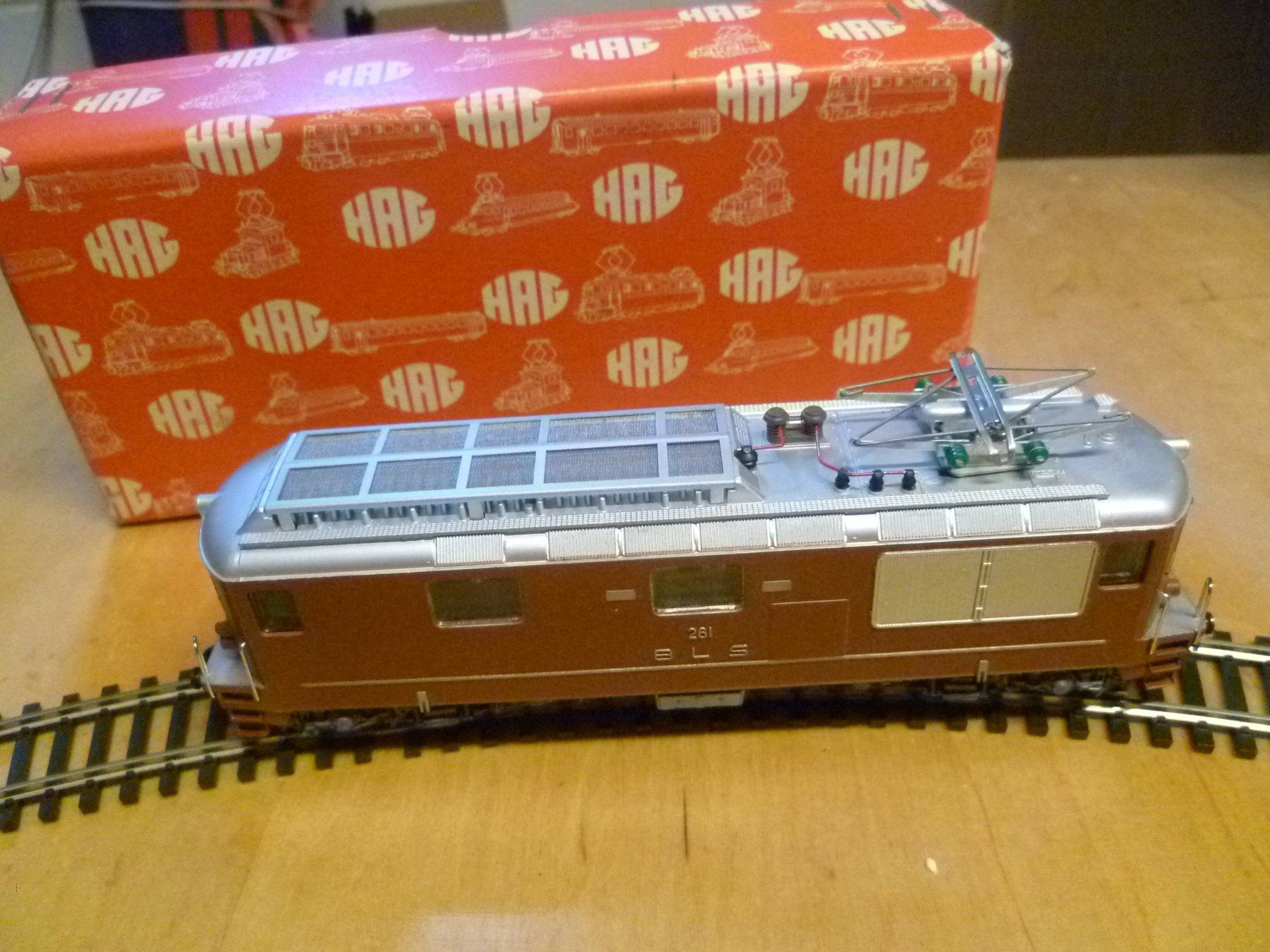 Hag Modellini di ferrovie: BLS Ae 4/4 braun H0 DC Lok – Usato da Rickenbach BL venduto da umro11
