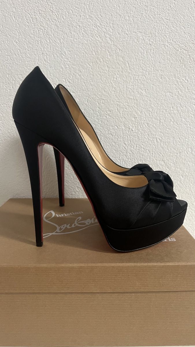 Christian Louboutin Damenschuhe: Christian Louboutin – Neu und originalverpackt aus Uetikon am See von jan_bx6p