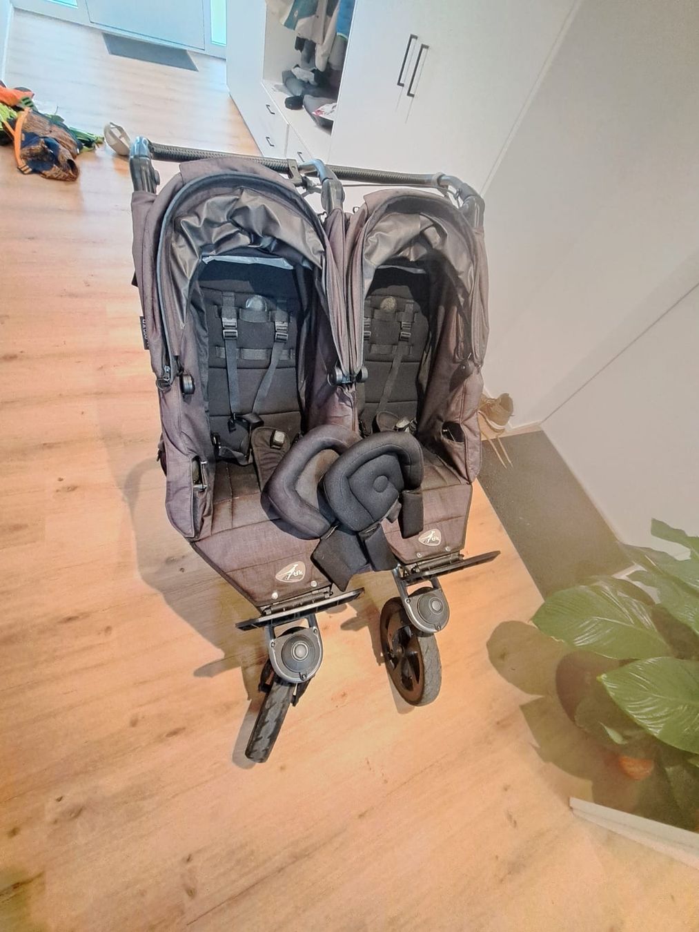 Tfk Carrozzine: Zwillingskinderwagen TFK – Usato da Salgesch venduto da nimo90 2
