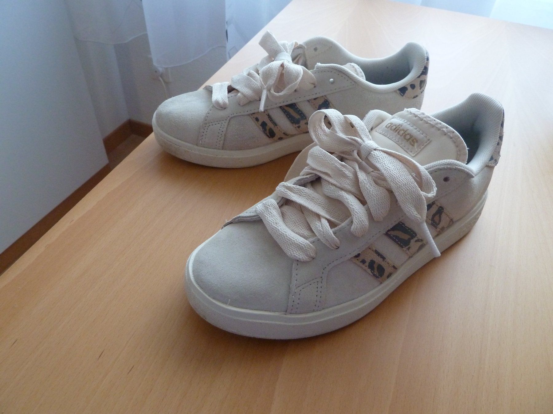 Adidas Chaussures femmes: ADIDAS - SNEAKER; Gr. 38, beige – D'occasion à Kestenholz par Fechy 4