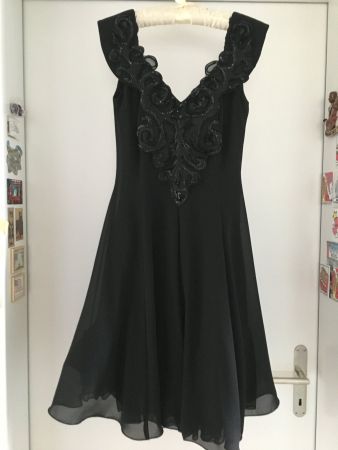 KLEID "LePetite noire" aus  CANADA,Gr.38, Perfekter Sitz NEU