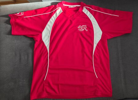 Fussballtrikot Schweiz Rot Grösse L, ausgezeichneter Zustand