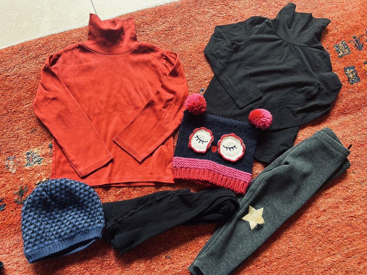 Lotti & Set di vestiti: Winterkleider Rollkragenpullis Mädchen Gr. 104 – Usato da Birmensdorf ZH venduto da LXro