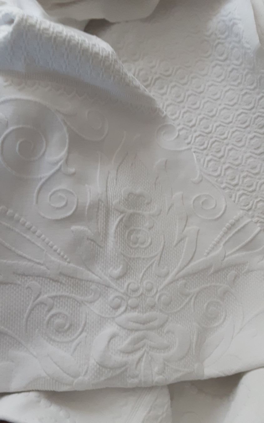 Biancheria da letto: wunderschönes Piquet bettüberwurf  – Usato da Ambrì venduto da Maerz87 4