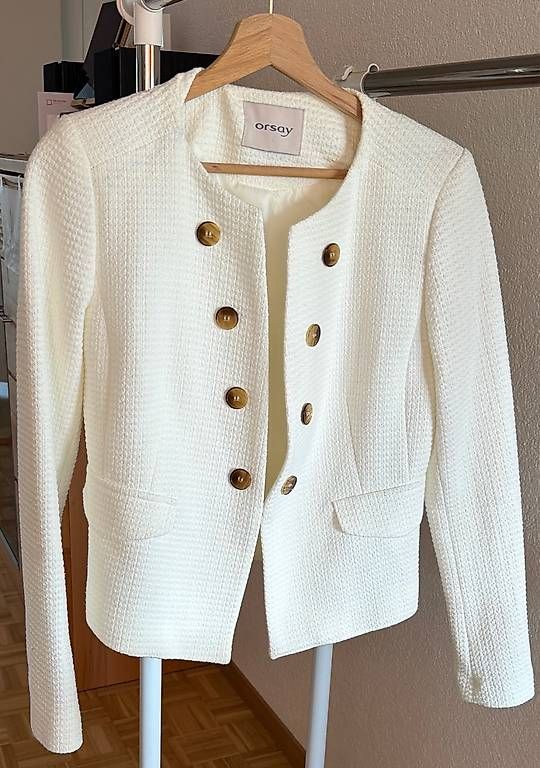 Jacken: Weisse Strickjacke,  – Gebraucht aus Bern von Gulcan.2021