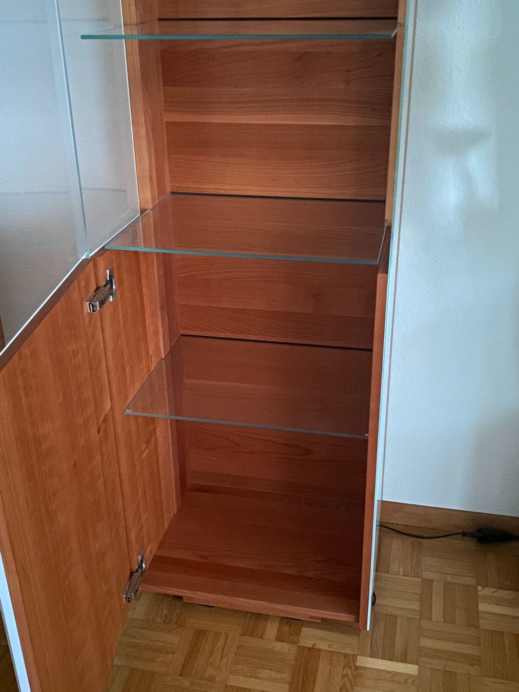 Vetrine: Neue Kirschbaum Vitrine Team7 mit Licht – Nuovo (secondo la descrizione) da Schaffhausen venduto da Krabbenburger31