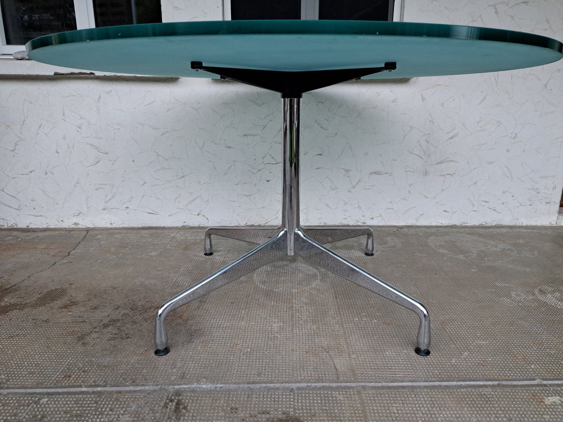 Eames Tavoli: Eames Segmented Table Glastischplatte Durchmesser 130cm – Usato da Matten(St.Stephan) venduto da brocanteur86 1