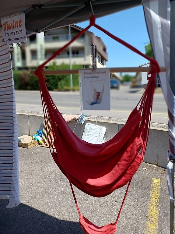 Poltrone pensili da giardino: Hängesessel mit Fussablage – Usato da Niederbipp venduto da flodur55 2
