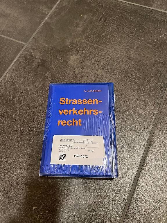 Bücher: Buch Strassenverkehrsrecht mit Daumenregister – Gebraucht aus Signau von Mage700 1