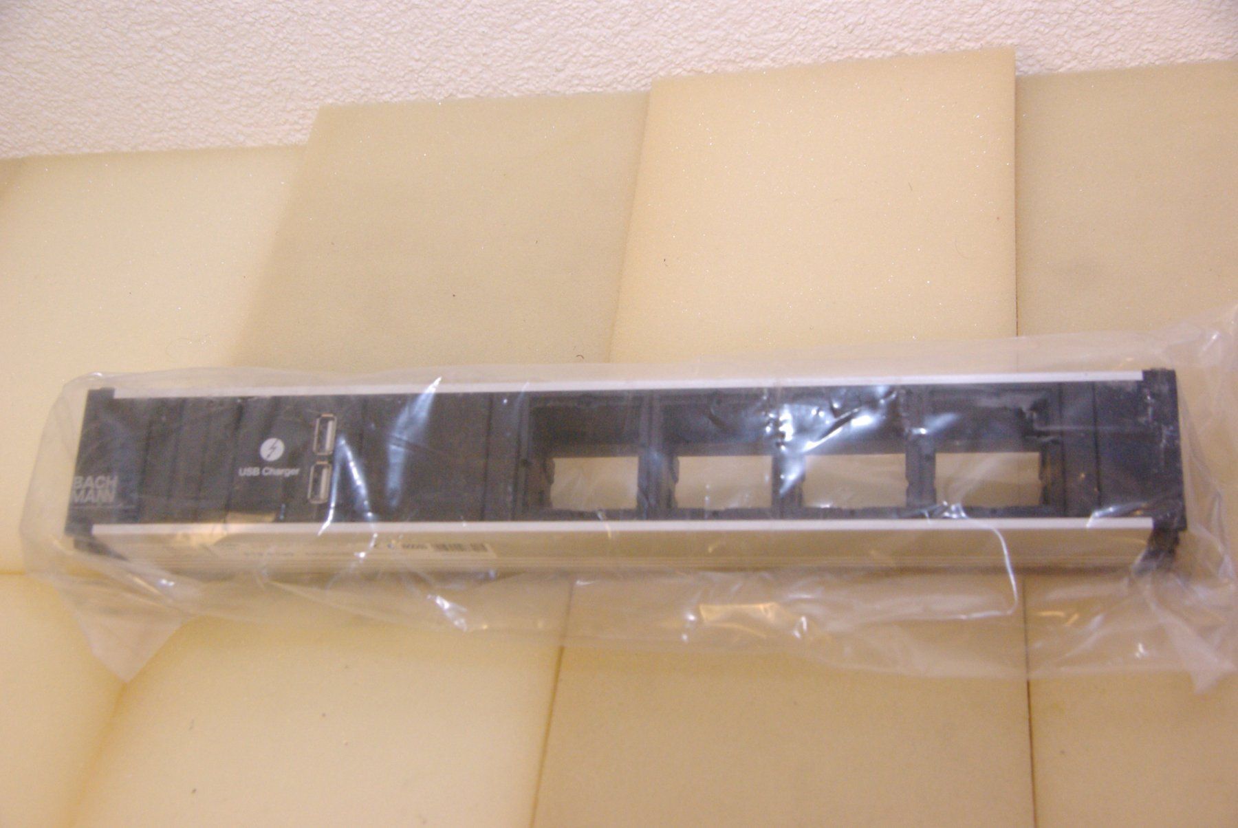 Spine: Bachmann CONI 912.0190 - mit USB – Nuovo e nell'imballaggio originale da Herisau venduto da Cevianer1844