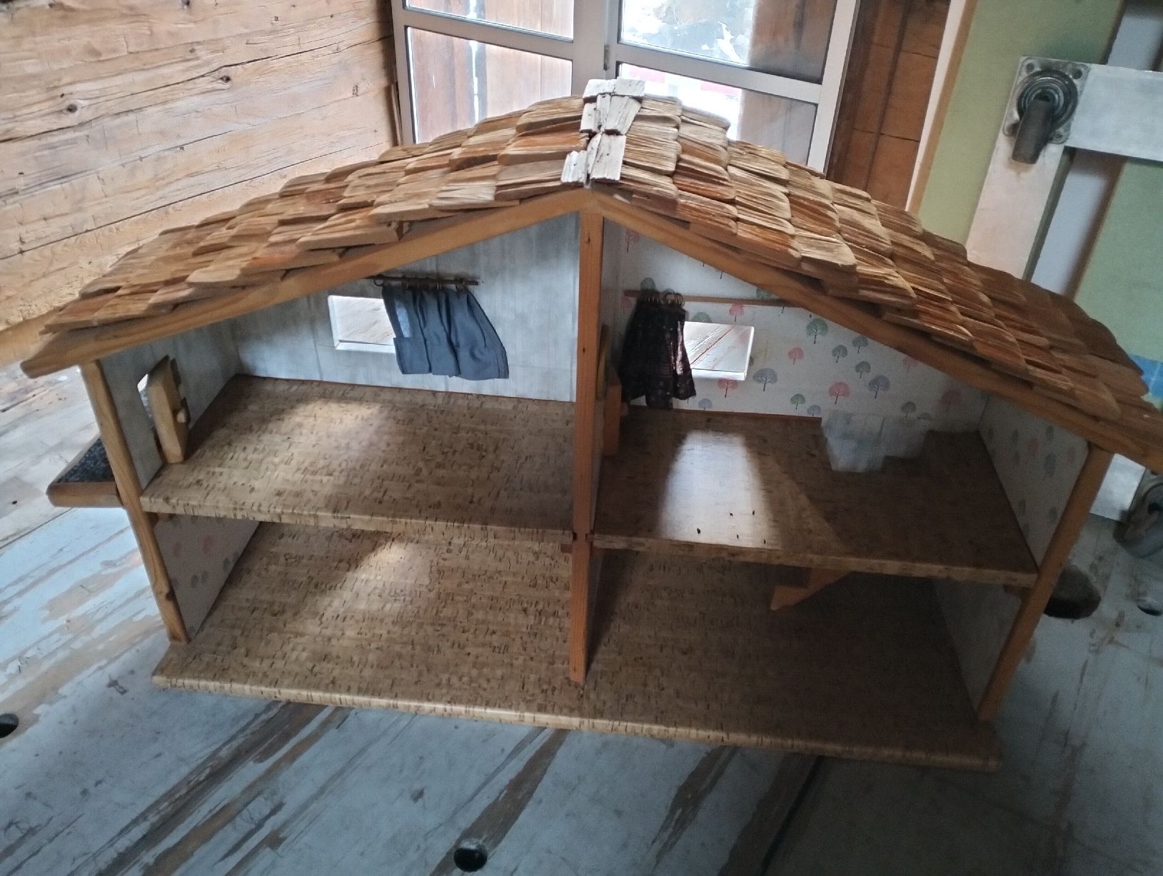 Case e mobili per bambole: Puppenhaus aus Holz – Usato da Termen venduto da Zofingia01 4