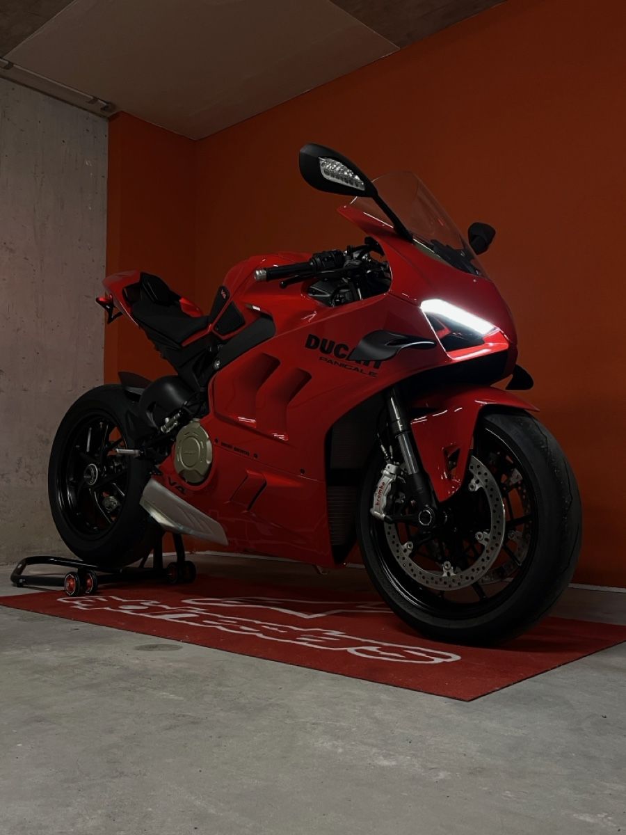 Ducati Strada: Ducati Panigale V4 (2024) – Usato da Au SG venduto da b.al32