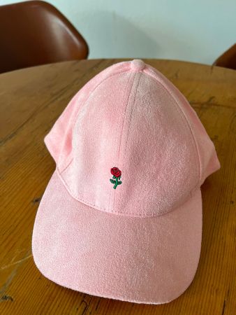 Rosa Cap mit Rose