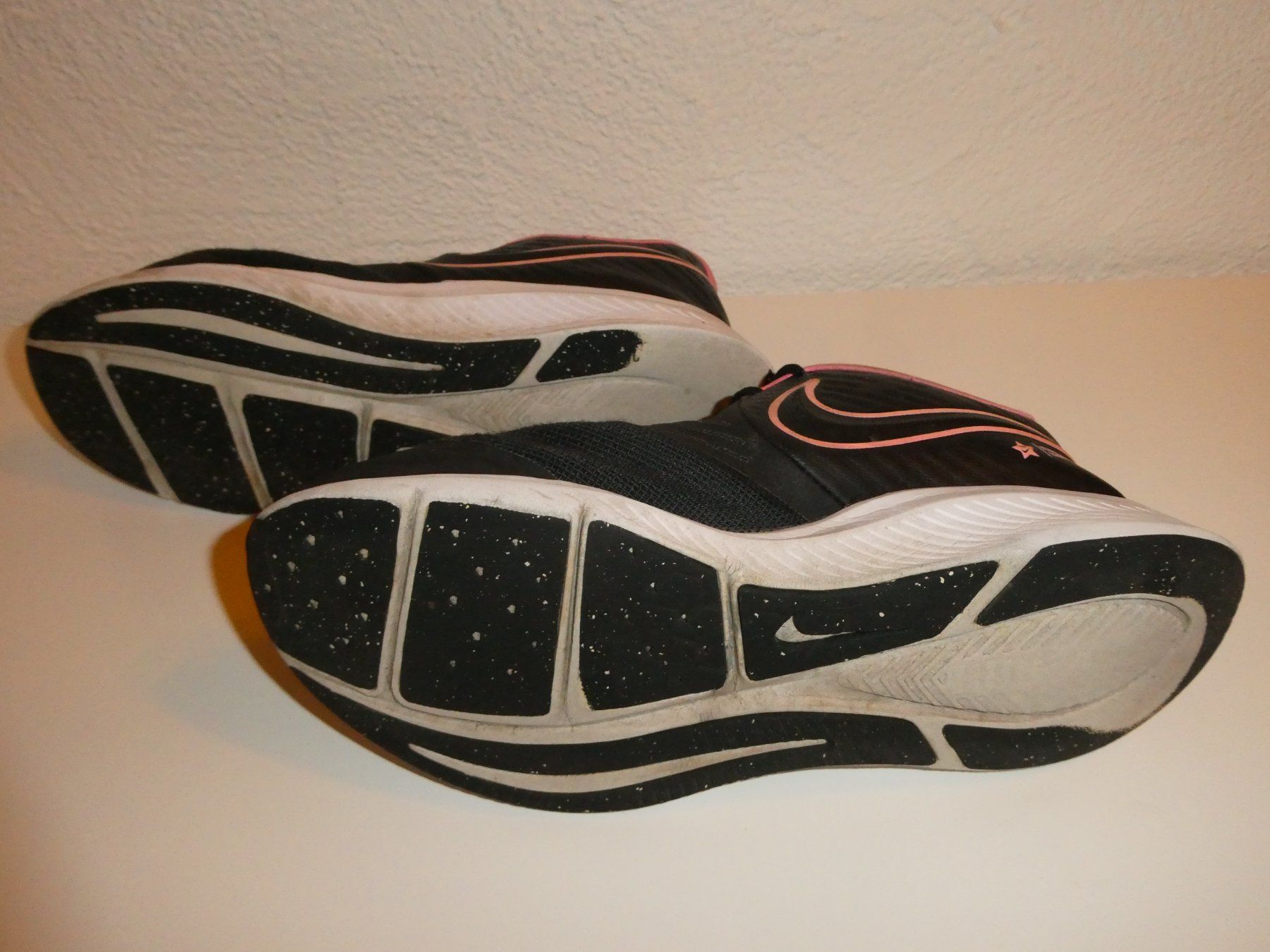 Nike Scarpe per ragazze: Laufschuh Nike Gr.37.5 – Usato da Mels venduto da KOSL 2
