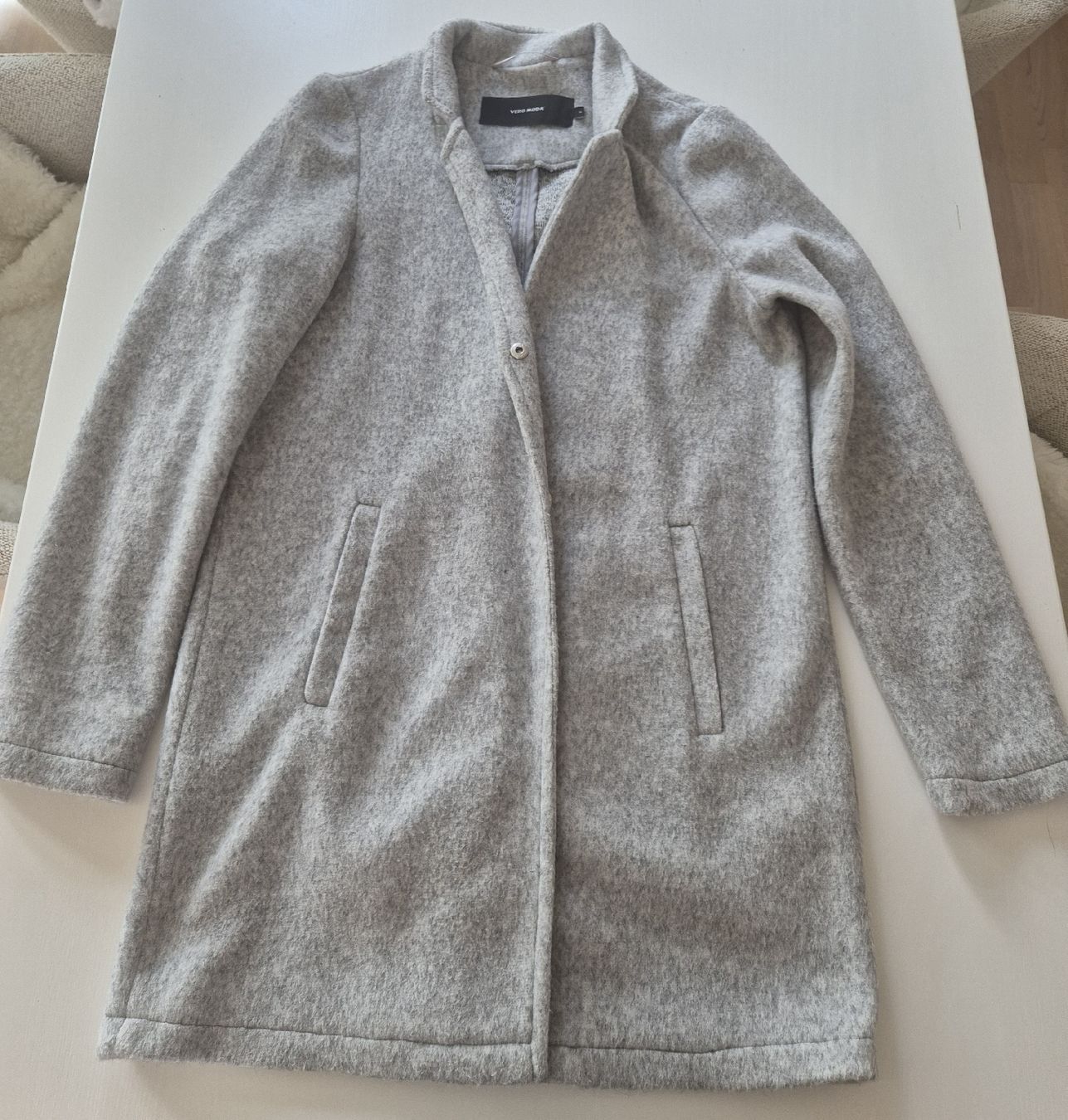 Vero Moda Cappotti: Vero Moda Mantel, hellgrau, Grösse S – Nuovo (secondo la descrizione) da Kollbrunn venduto da mela_nie