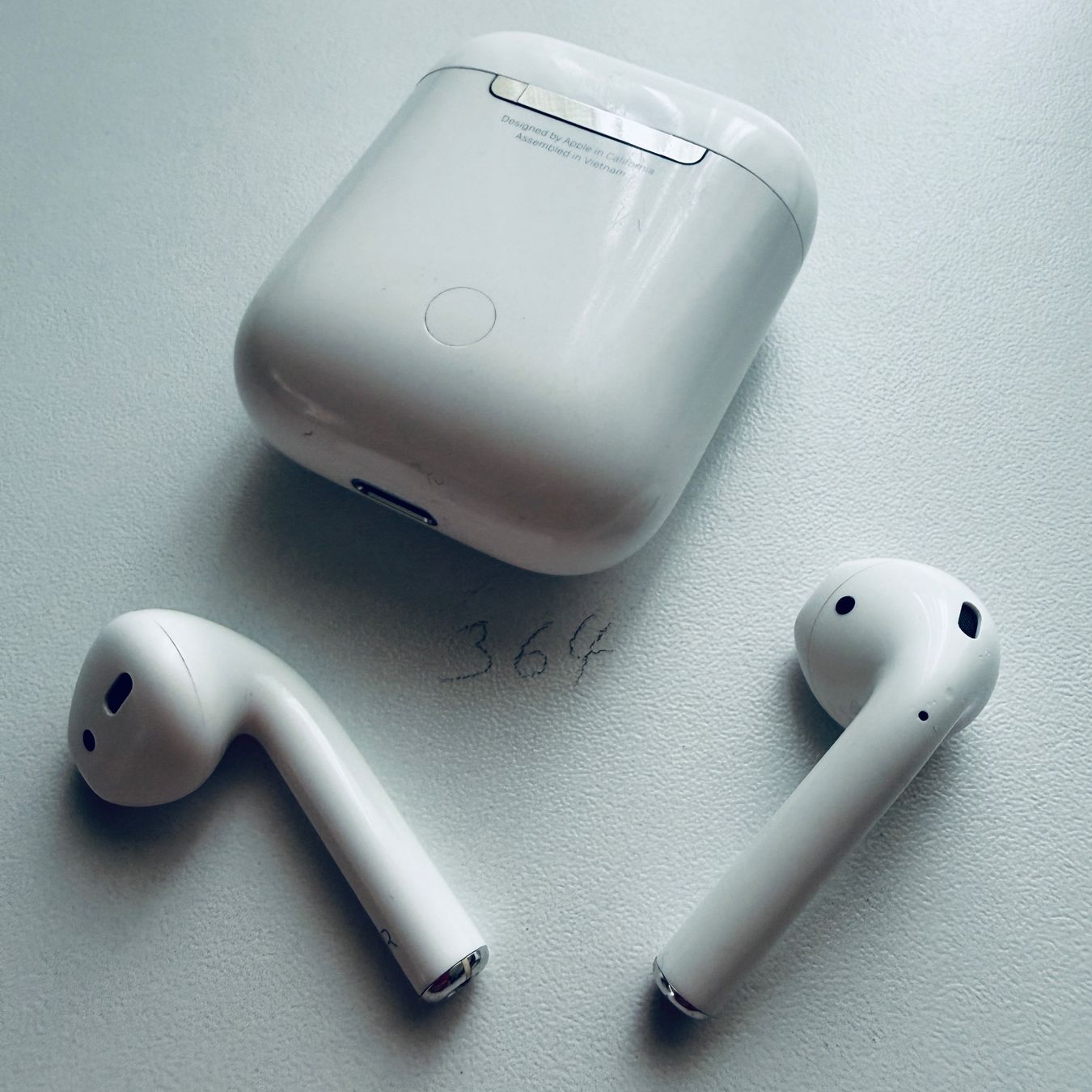 Apple Cuffie: Original Apple AirPods 2 Gen. Wireless Kopfhörer & Case – Usato da Basel venduto da MY.AIRPODS.SHOP 2