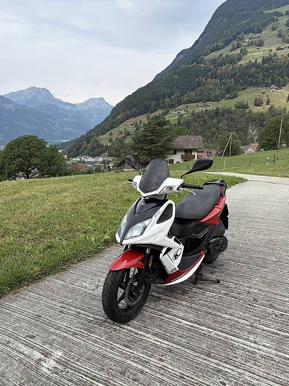 Kymco Scooters: Motorrad Kymco Super8 – D'occasion à Bürglen UR par mur_c8lj