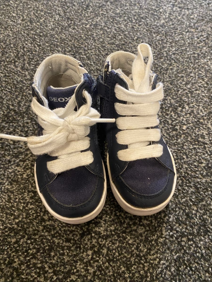 Geox Scarpe per ragazzi: Kinderschuhe Geox – Usato da Wiler b.Utzenstorf venduto da jk9_x7s6