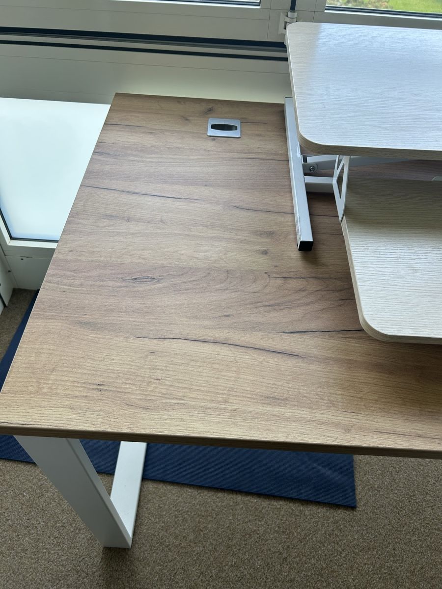 Conforama Scrivanie: Bürotisch mit Bildschirm-Aufsatz – Usato da Birsfelden venduto da Exclusivity 1